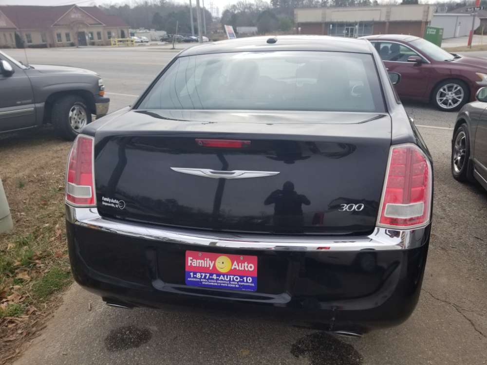 Chrysler 300C 2012 Black