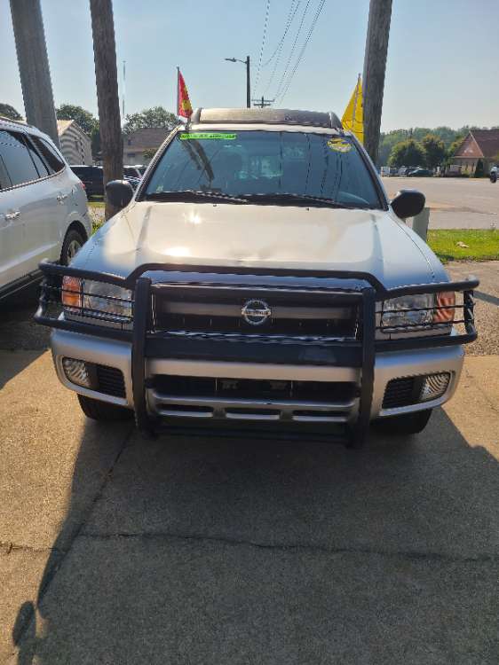 Nissan Pathfinder 2004 Silver