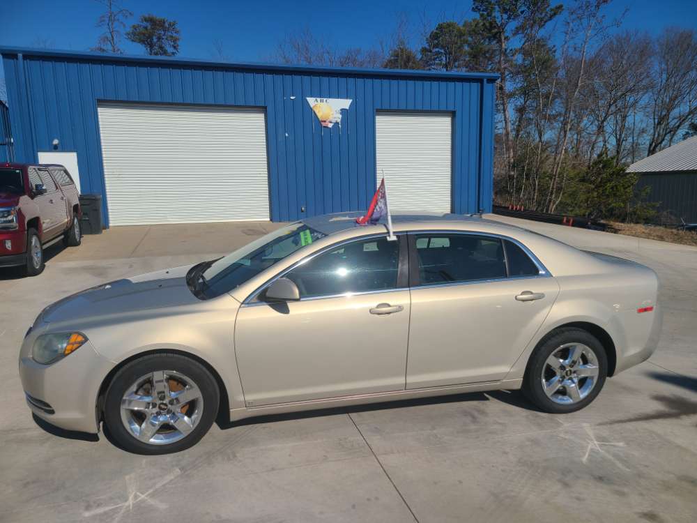Chevrolet Malibu 2010 Gold