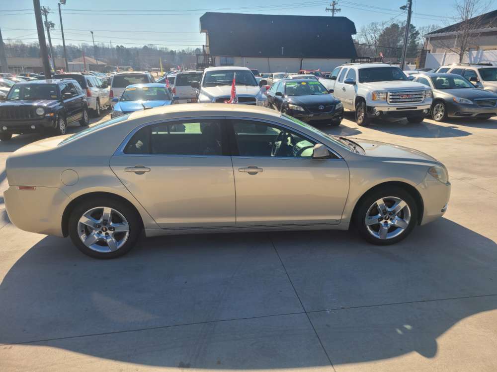 Chevrolet Malibu 2010 Gold
