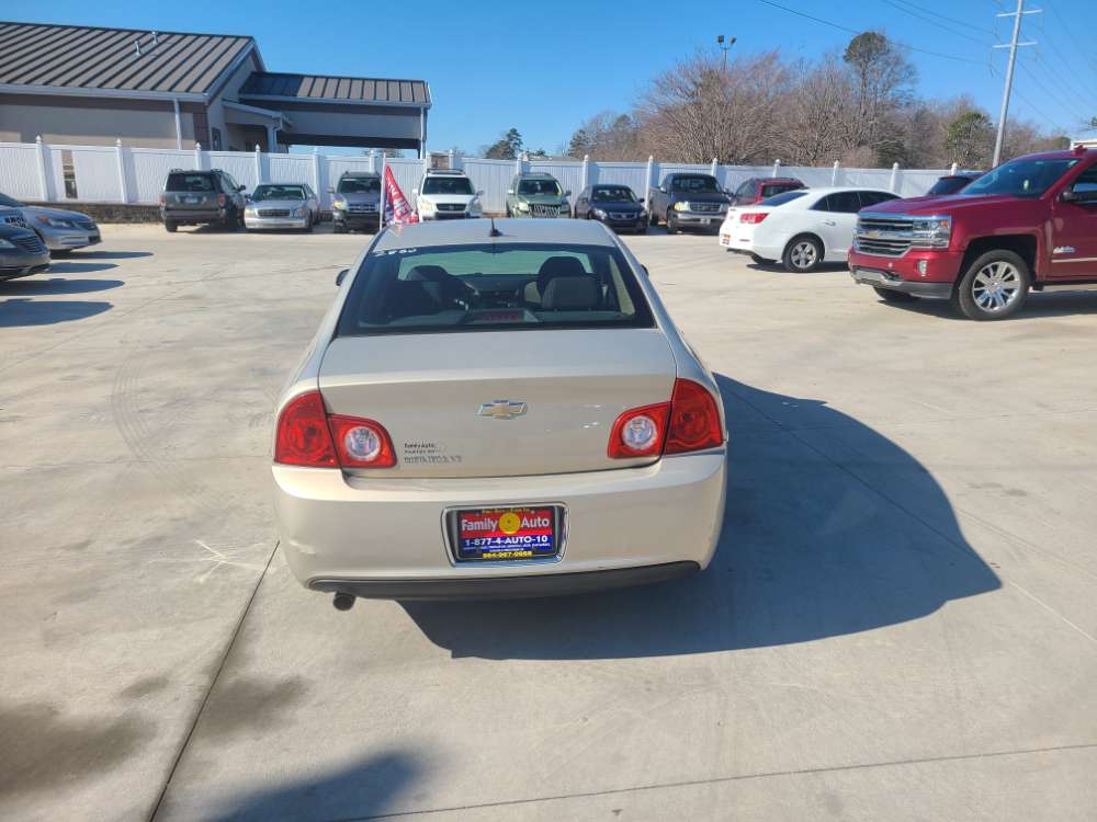 Chevrolet Malibu 2010 Gold