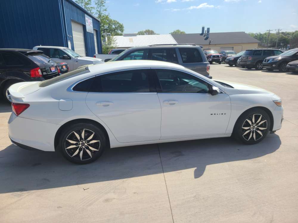 Chevrolet Malibu 2020 White