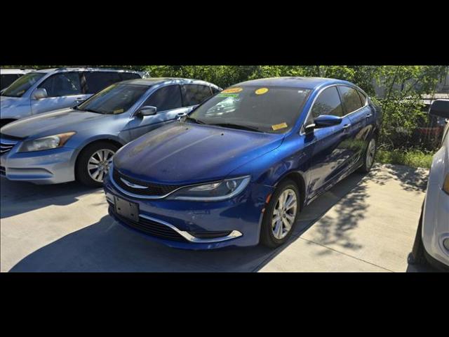 2015 Chrysler 200 Limited's photo